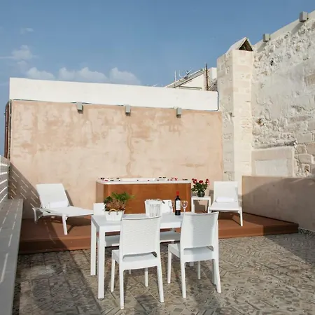 Jacuzzi In The Heart Of Oldtown * Rethymno (Crete)