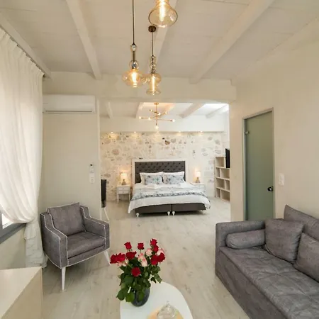 Jacuzzi In The Heart Of Oldtown Apartment *